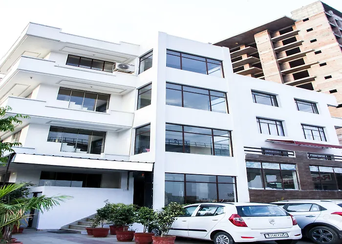 Oyo 14864 Hotel Satyam Inn Jaipur